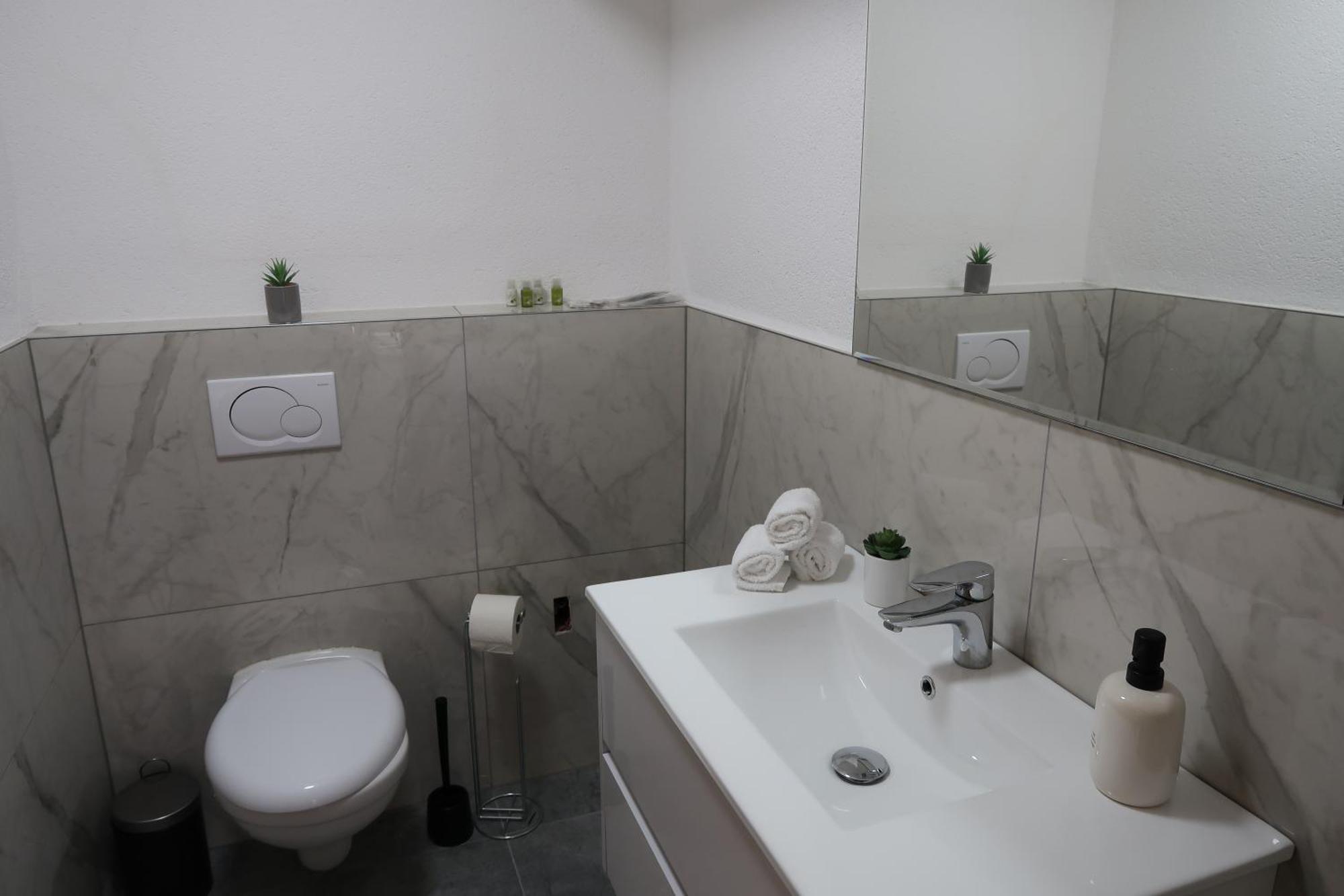 Old Apartment Koblenz  Bagian luar foto